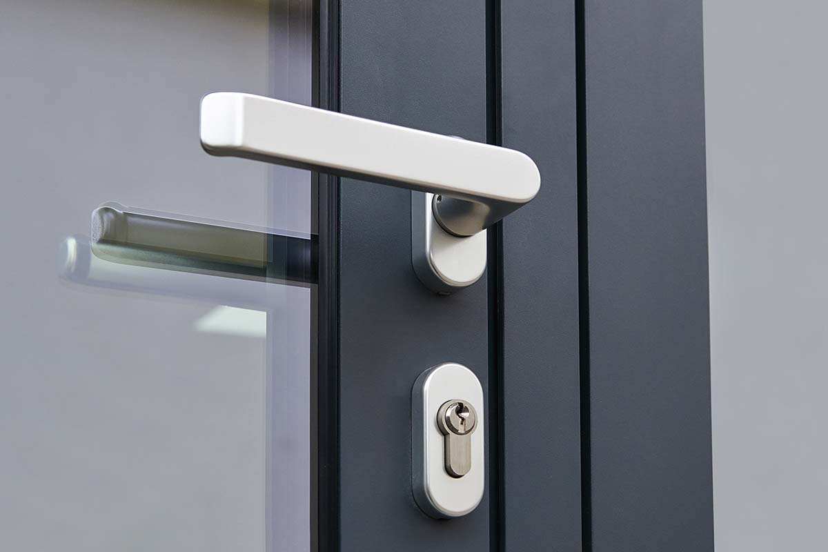 Door handles and pull handles – which should you choose?