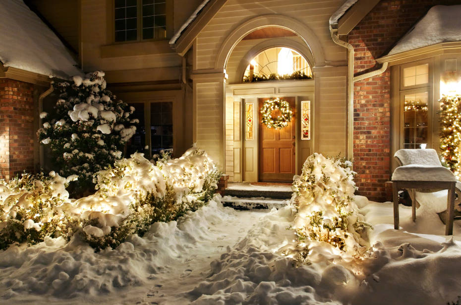 jak udekorować drzwi wejściowe na Boże Narodzenie